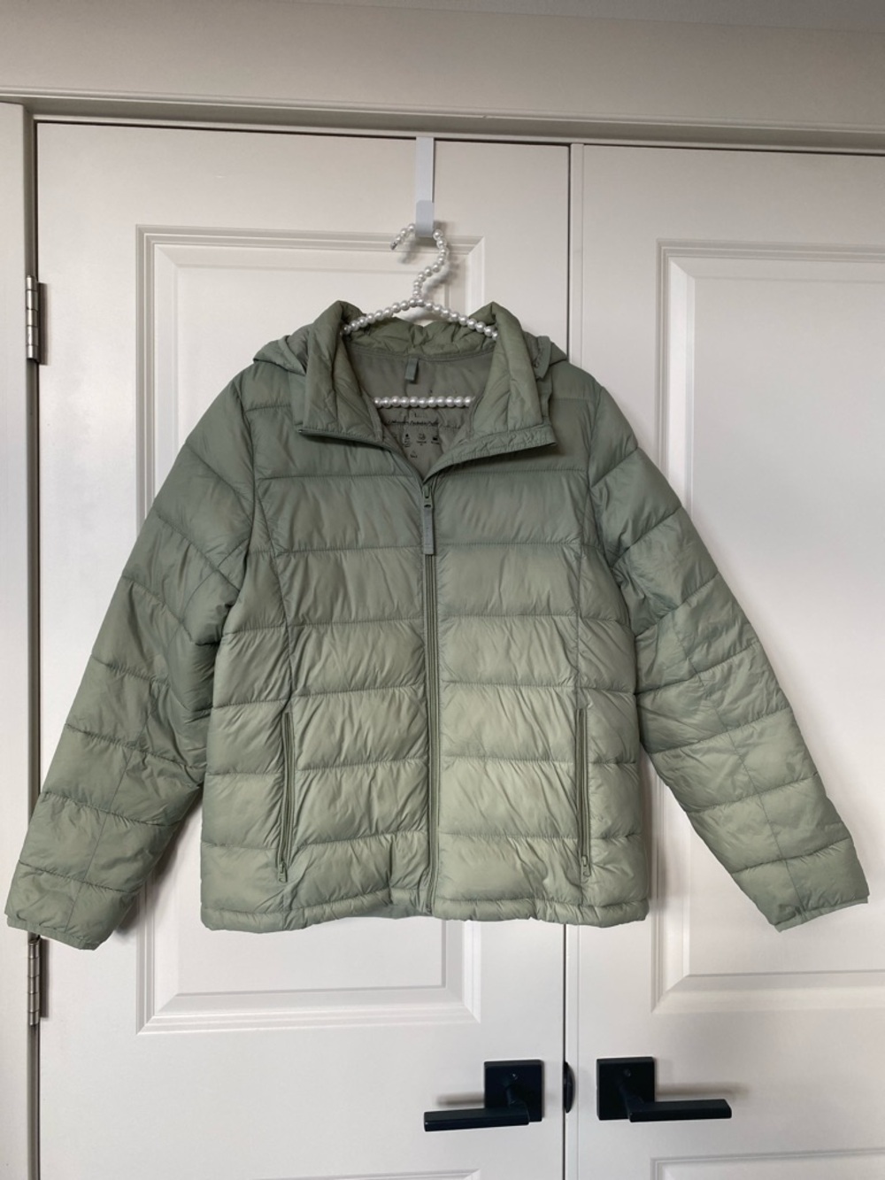Abercrombie & Fitch -
Lightweight Packable Puffer jacket Med light olive green